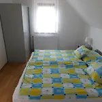 Akacfa Hortenzia Apartment *