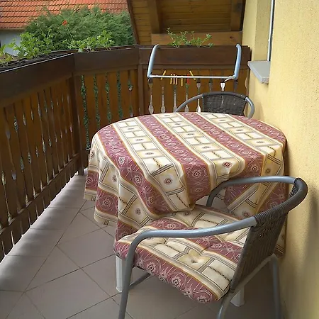 公寓 Akacfa Hortenzia *